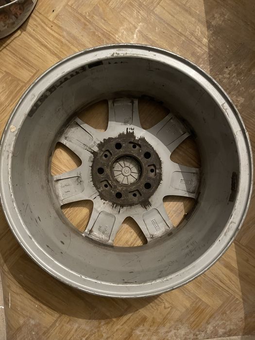 Продам диск б/у на BMW 7j/R18 .