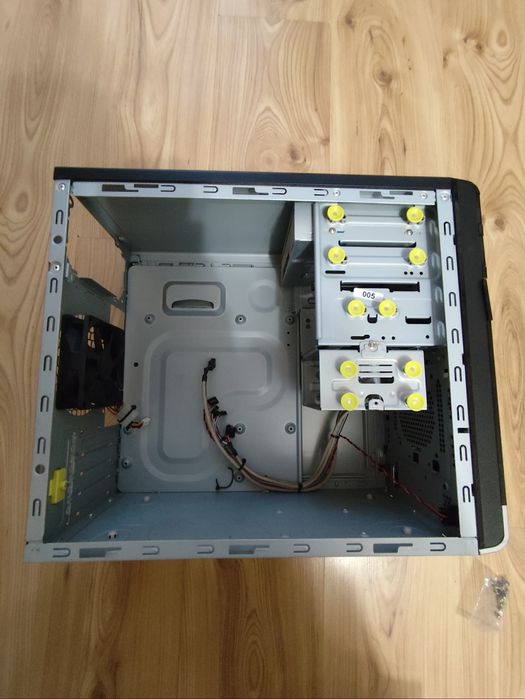 Obudowa komputera Eset