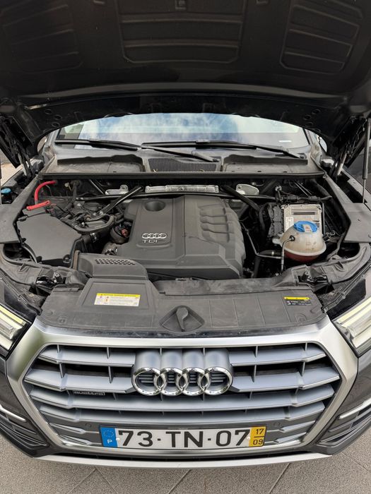 Audi Q5 2.0 TDI 190 cv, com caixa automática S tronic e tração integral quattro, versão Sport, de setembro de 2017.