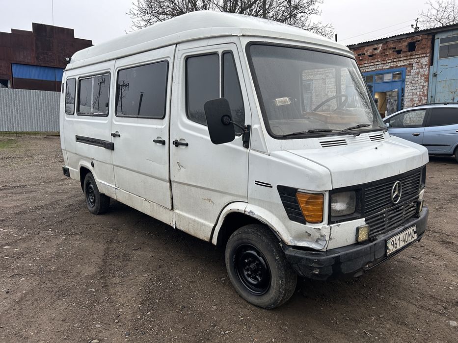 Мерседес 208 2.3д на запчастини