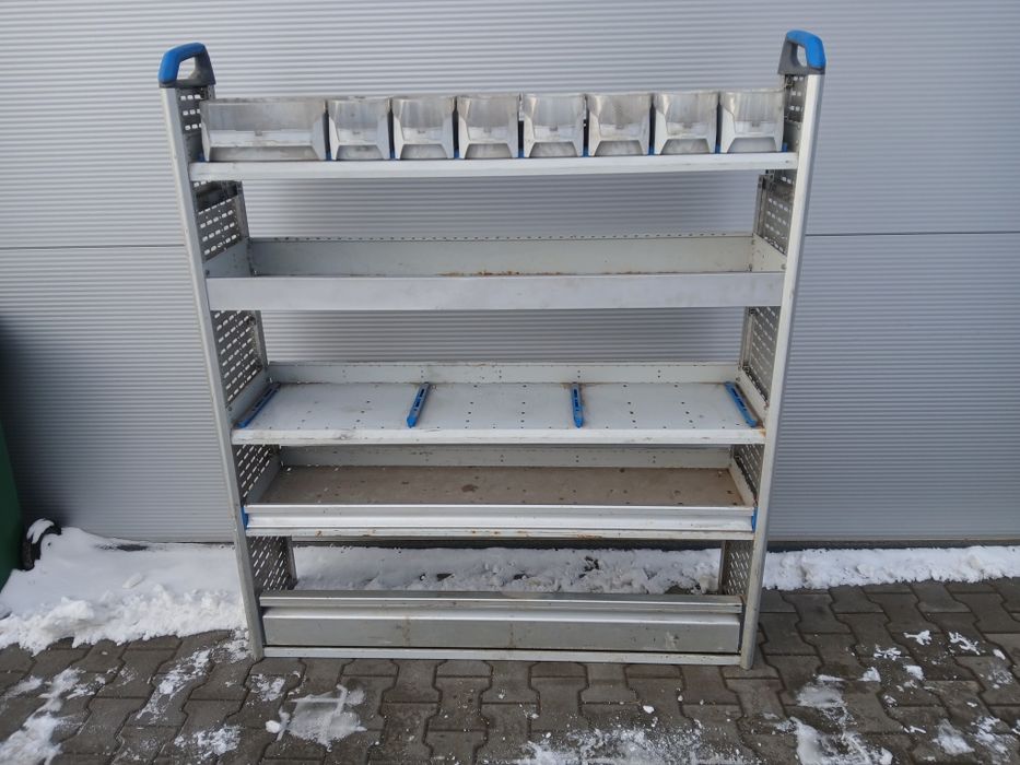 Zabudowa busa regały półki