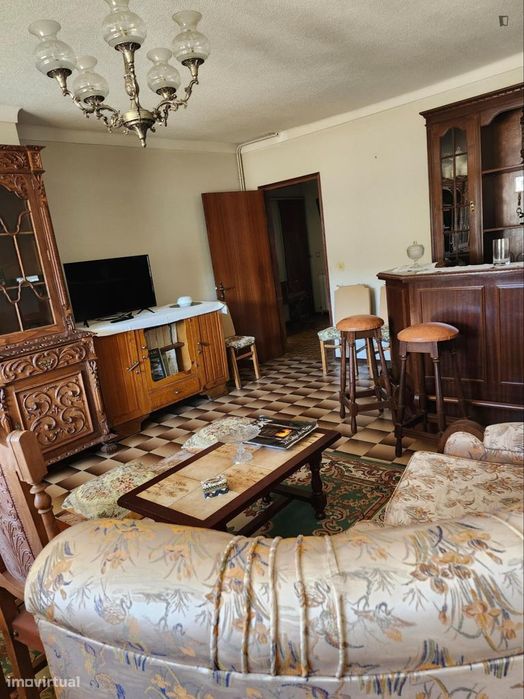 Quarto - localizado em Guarda