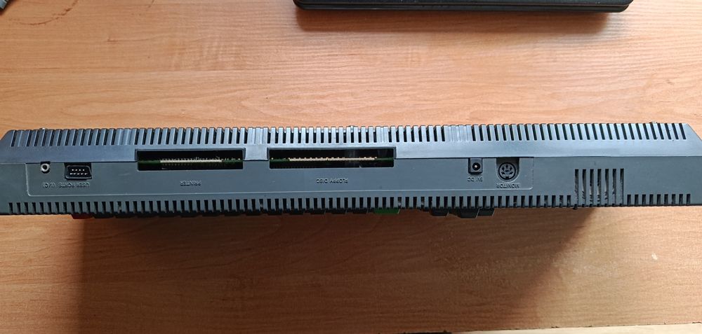 Komputer amstrad cpc 464