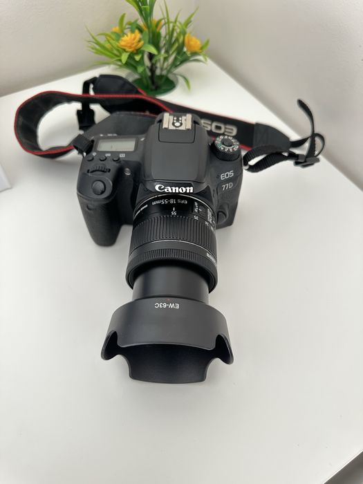 Canon Eos 77D WiFi /touch screen com lente 18-55mm e bolsa