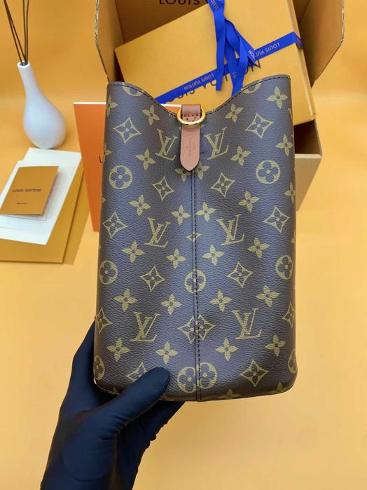 Louis Vuitton NeoNoeMonogram
