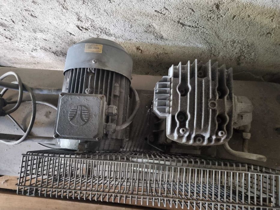 Compressor AEG trifásico