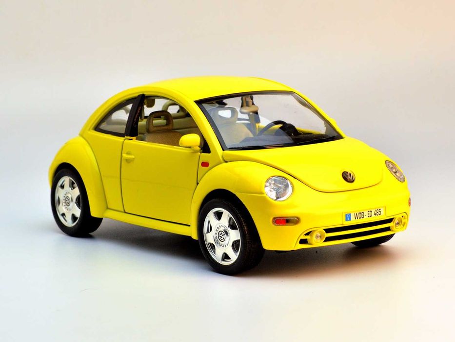 Колекційна модель Burago (Італія) 1998 Volkswagen Beetle (1:18), жовта