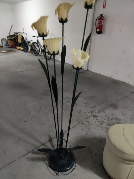 Candeeiro de chão e tecto em ferro