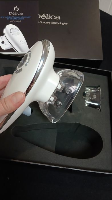 Домашній вакуумно-роликовий масажер 2-в-1 LIPO+EMS Dèlica ™ модель 07 

Це інноваційн