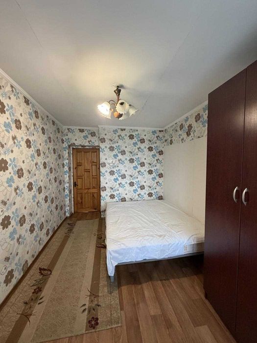 4-кімнатна квартира, цегла. Район 5 ліцею