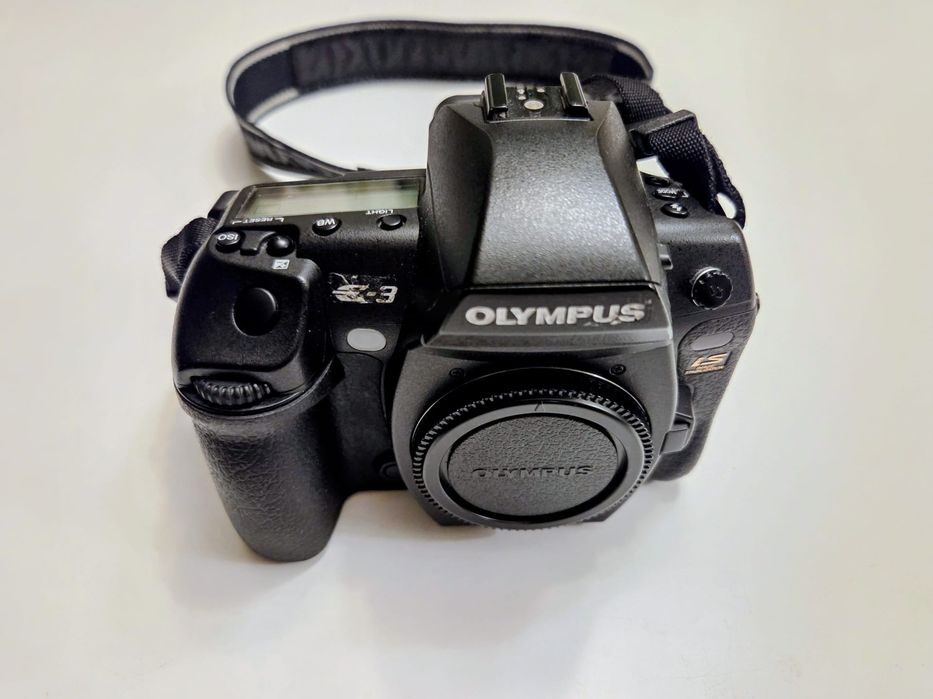 Lustrzanka Olympus E3  + aku + karta CF 8GB + ładowarka, tylko 10  tys zdjęć - flagowiec Olympusa