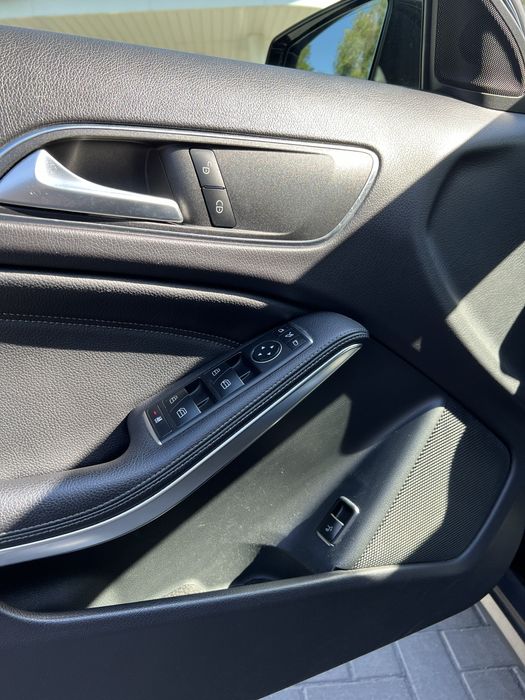 Mercedes-Benz GLA200d, 2019 рік