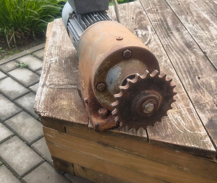Silnik elektryczny SEW-Eurodrive R60DT80N4BM