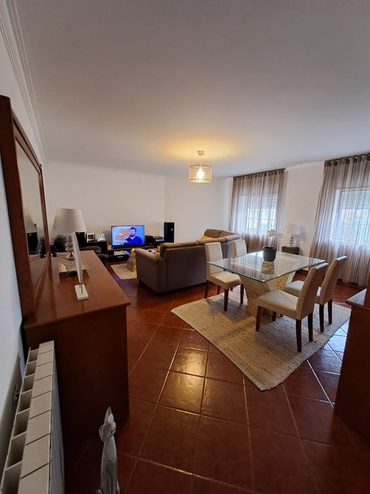 Apartamento t3 com 180m e lugar de garagem para três carros