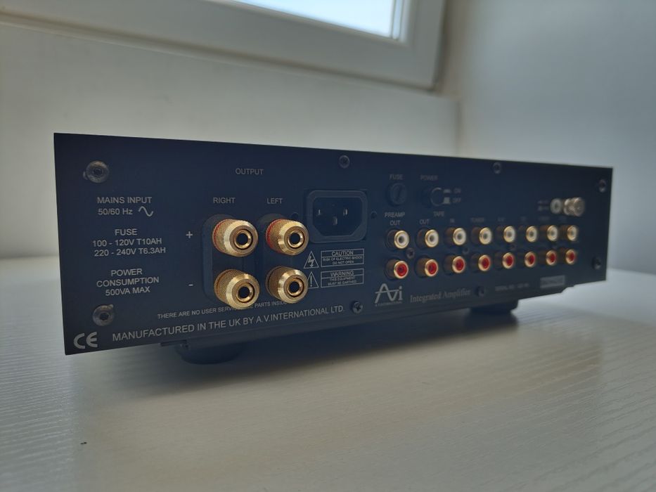 AVI S21 Laboratory Series Integrated Amplifier