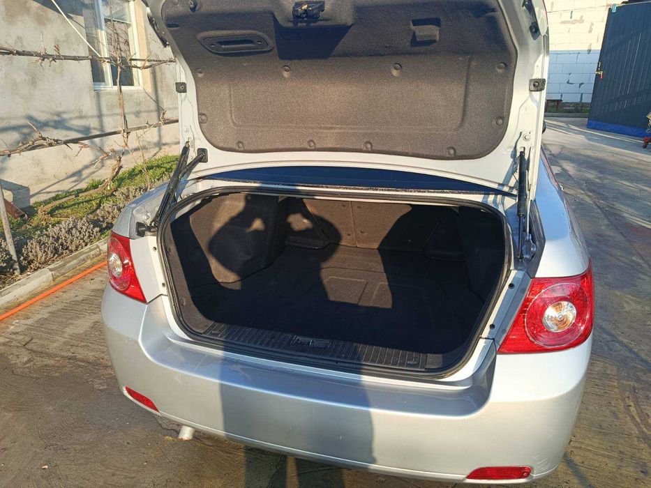 Автомобиль Шевроле Эпико в идеальном состоянии