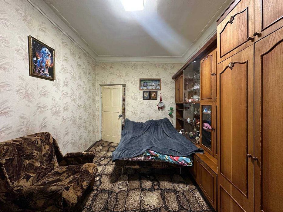 Васильківська 27/2, продаж 2к.кв. біля метро.