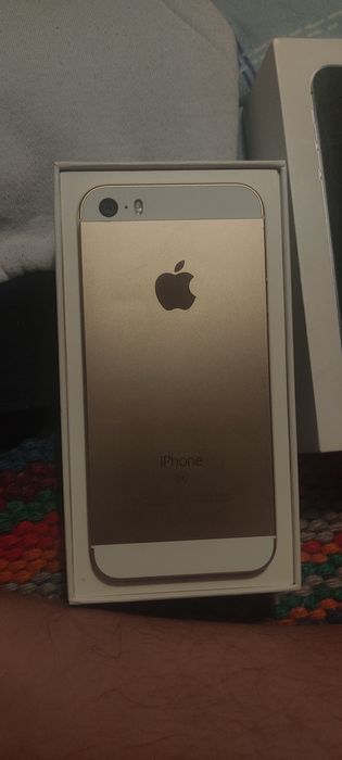 iPhone SE (2016)