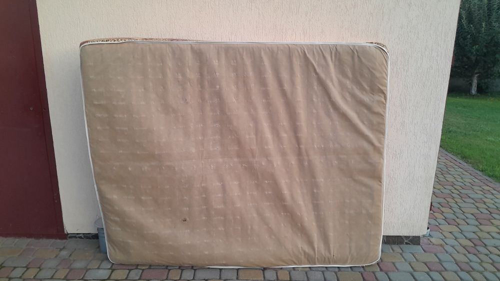 Продам матрац 160х200.
