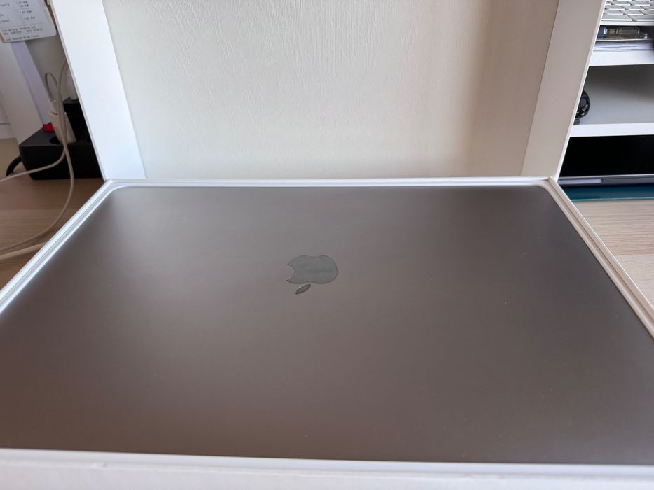 MacBook Pro 15 polegadas Intel Core I7 - 16GB SDRAM - SSD 512 GB