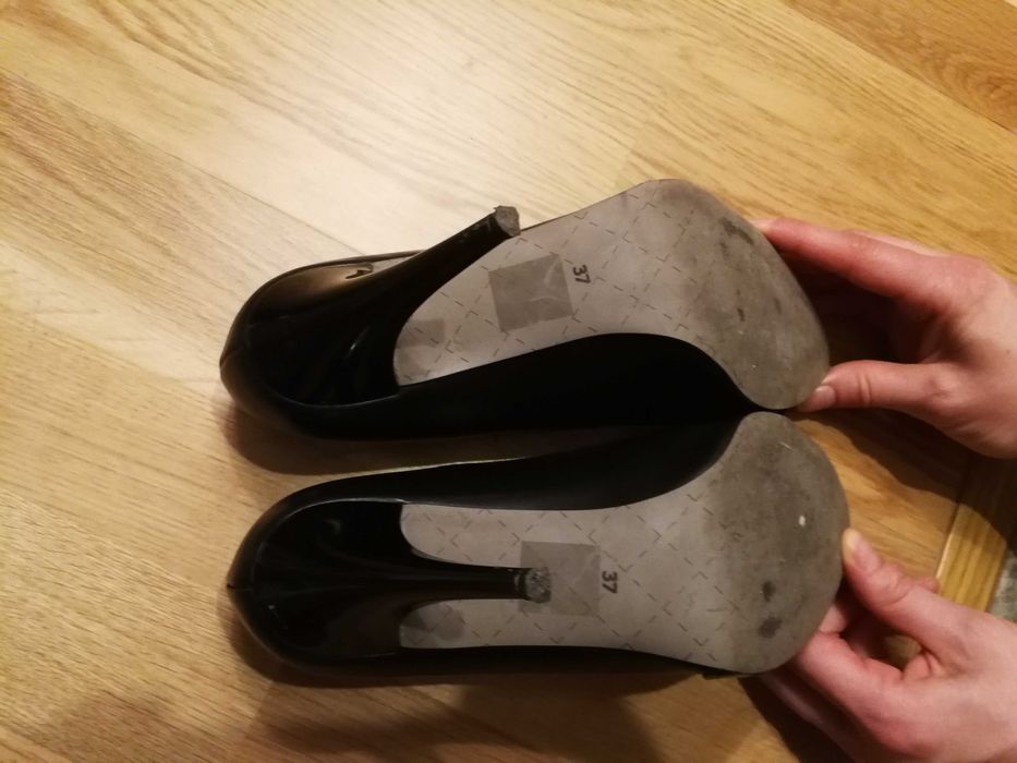 Szpilki czarne skórzane. Neścior rozmiar 37