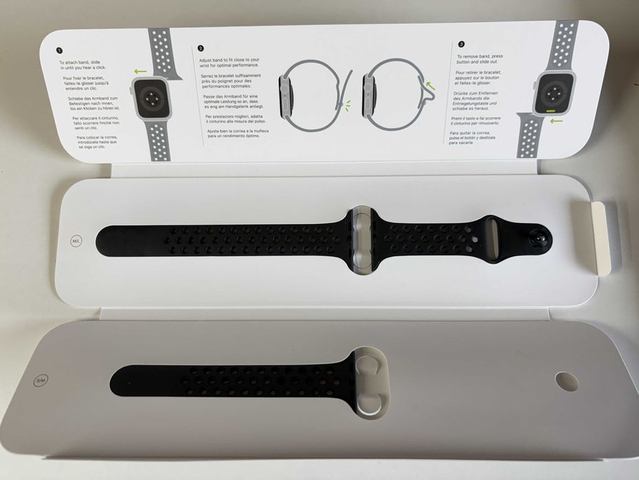 Apple Watch Nike SE 44mm GPS (Space Gray)