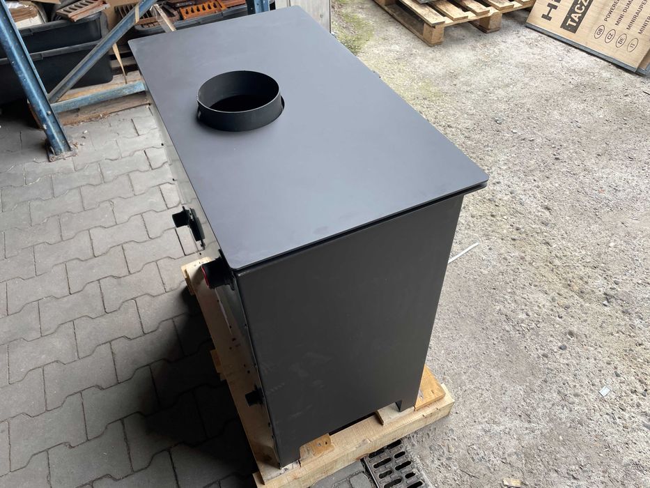 Piec piecyk kominek koza z płaszczem wodnym kocioł BLIST B MAX E 26kW