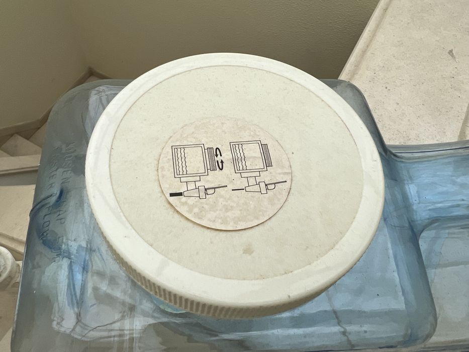 Depósito de água em plástico