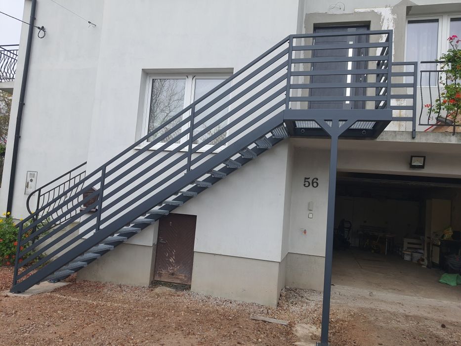 Schody metalowe zewnętrzne