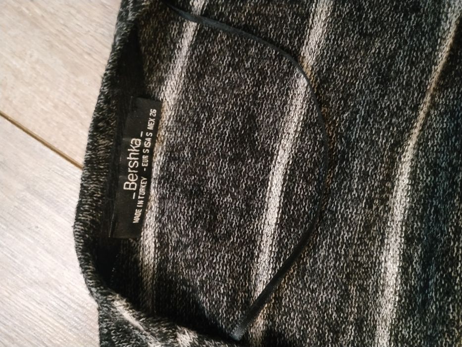 Sweterek /kardigan/narzutka damski w paski Bershka S