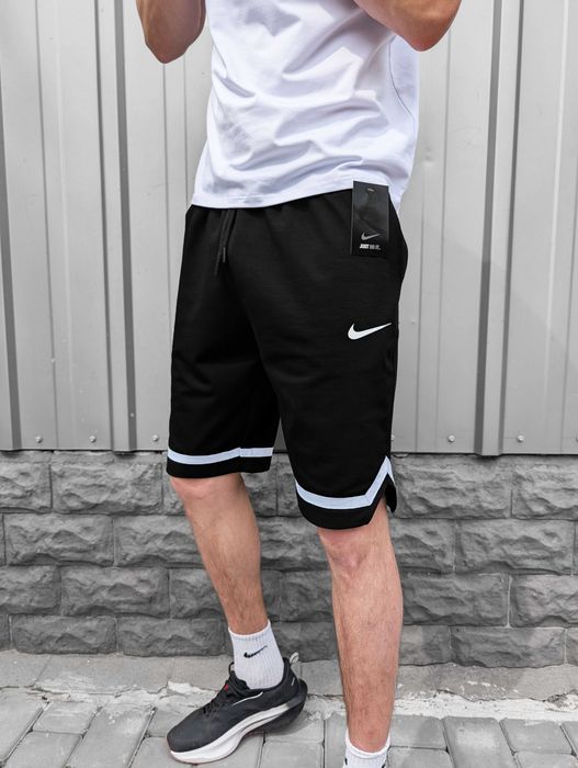 Чоловічі шорти Nike чорні літні (біла полоса)