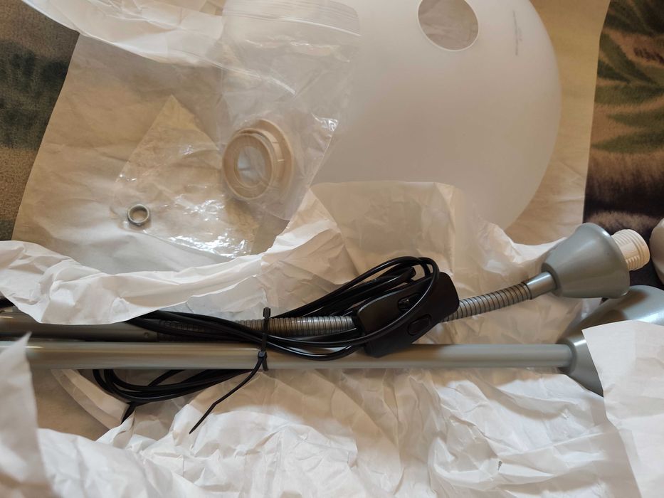 Lampa stojąca podłogowa