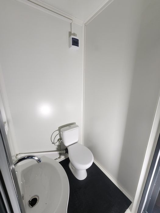 Kontener sanitarny Premium, toaleta mobilna
