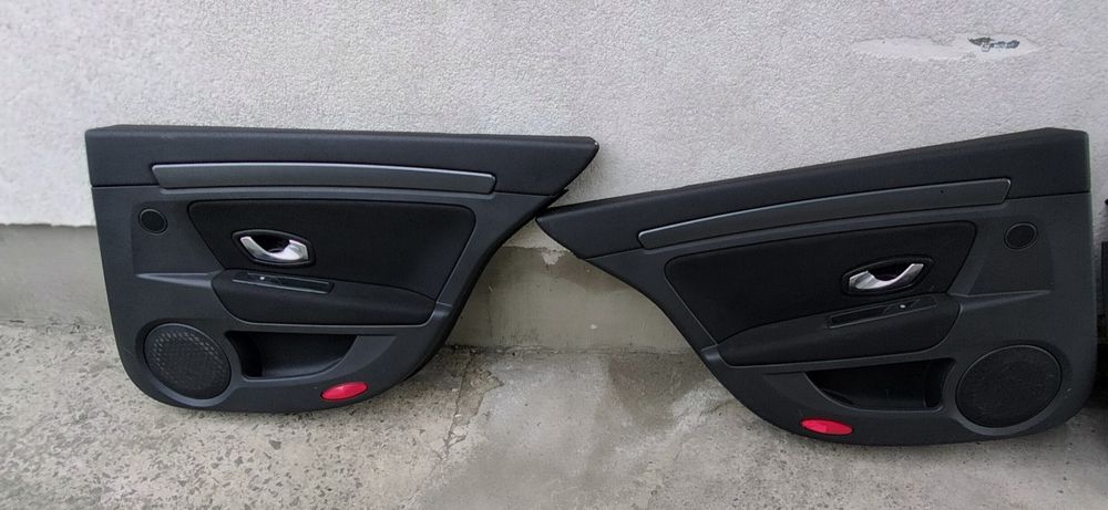 Карти , обшивка дверей Renault Laguna 3