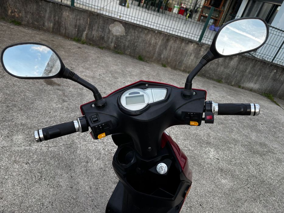 Scooter Elétrica Aroli Raider 250 (Com Bateria Nova)