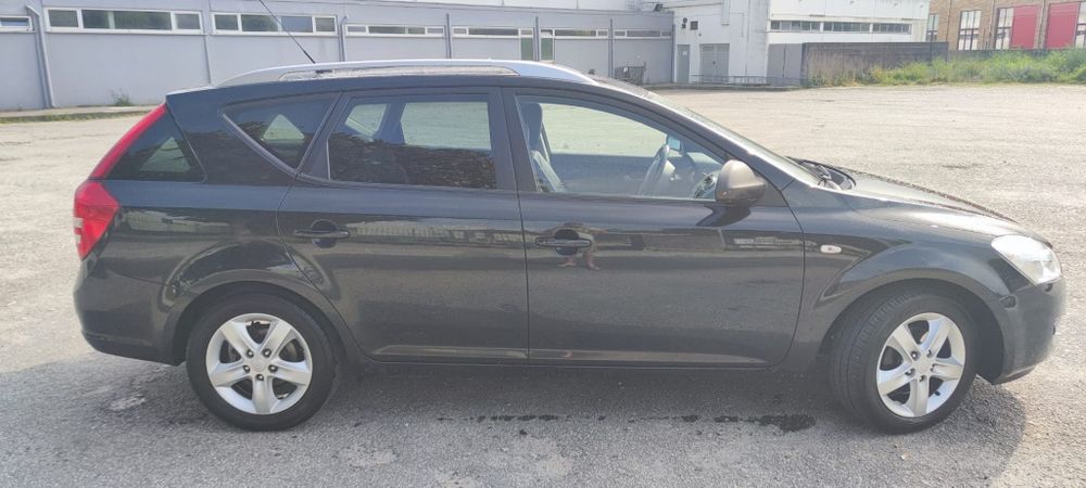 Kia Ceed 1.4 a gasolina  de novembro 2007