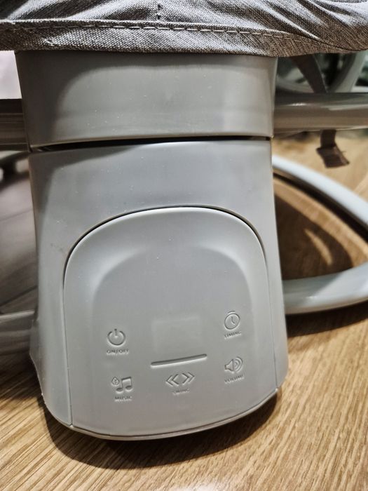 Заколисуючий центр,шезлонг, стільчик для годування,4в1 Mastela 8114 із