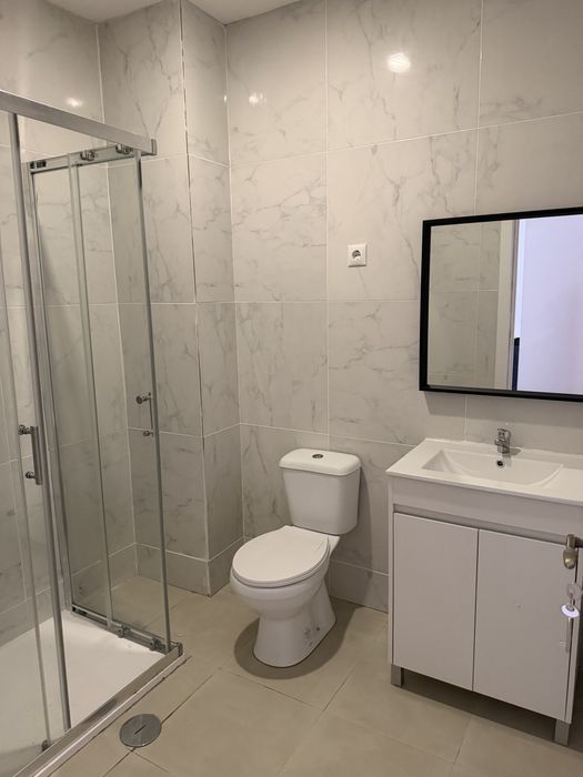 Arrenda se quarto no centro do porto com despesas incluidas