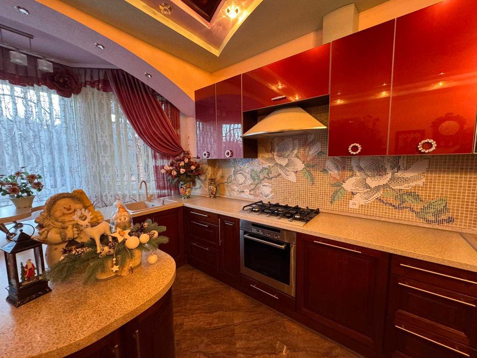 Продаж елітного будинку Півд.-Зах.район