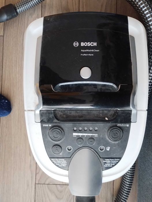Uszkodzony odkurzacz Bosch Aqua  Wash & Clean