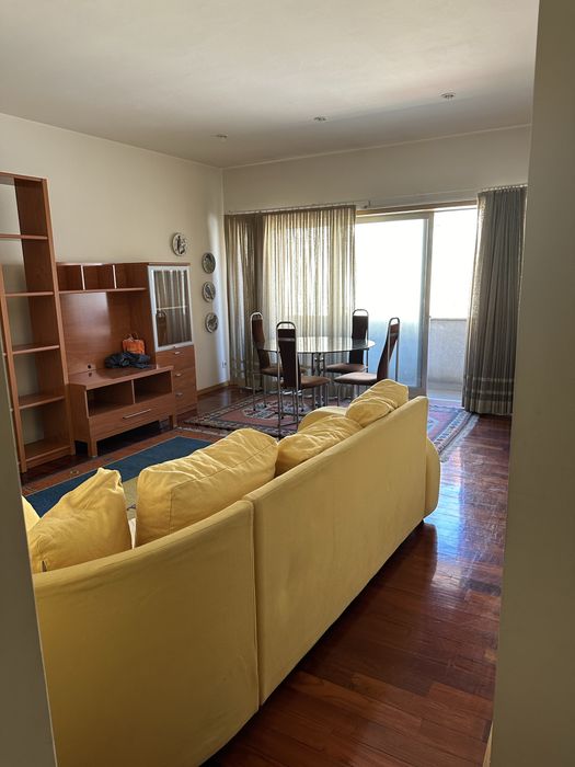 Arrendo apartamento T2 mobilado e equipado