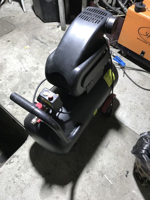 Отличный компрессор 50 литров новый