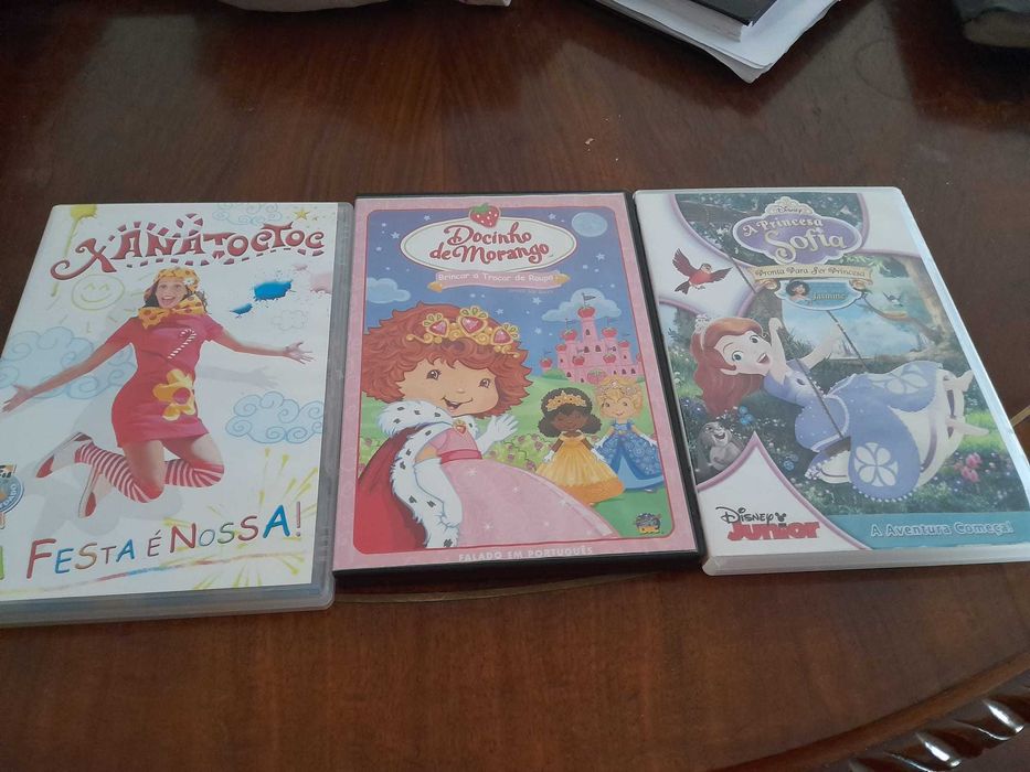 Vendo Dvds e vhs criança