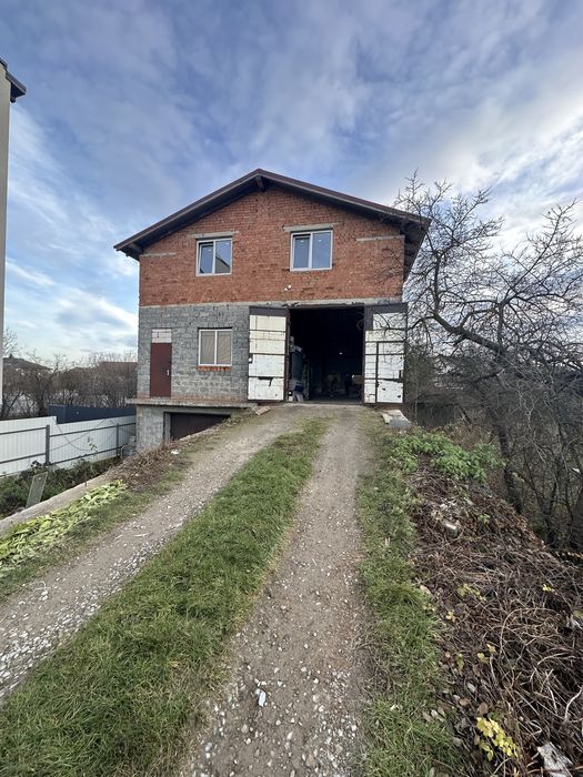 Здам приміщення під склад вул. Набережна 290м2