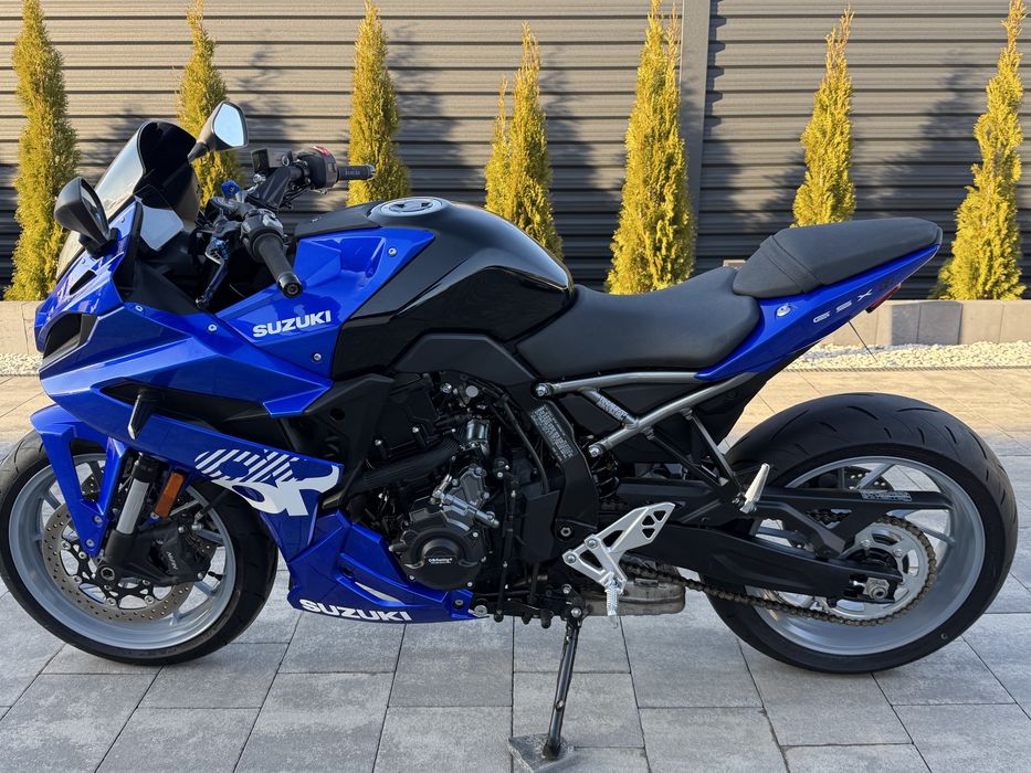 Suzuki gsx 8r 2024