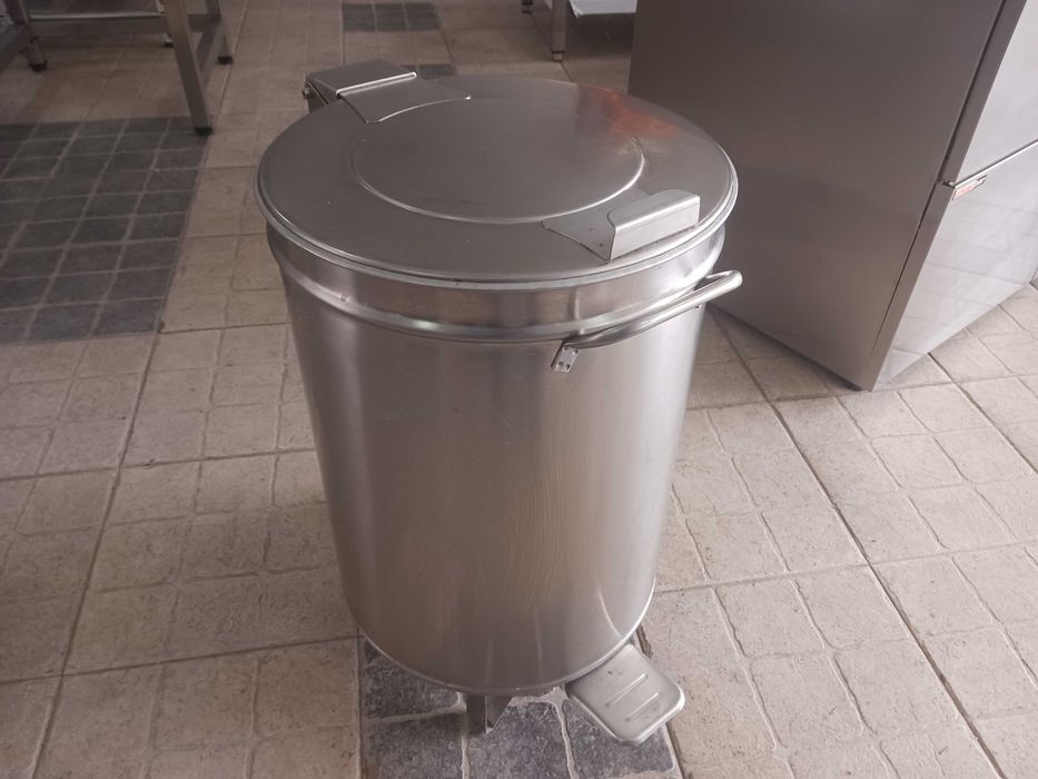 ACM1681 - Balde de Detritos Inox 50L - Usado
