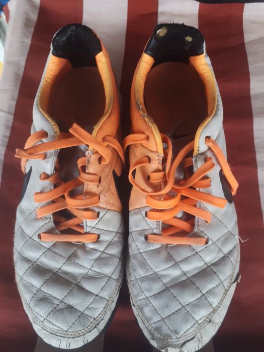 Продам сороконожкі Nike Tiempo орігінал Б/у