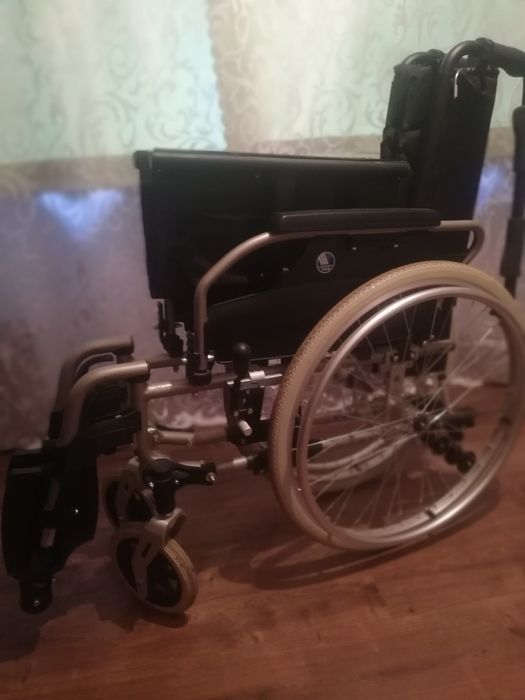 Візок для людей з обмеженими рухами.