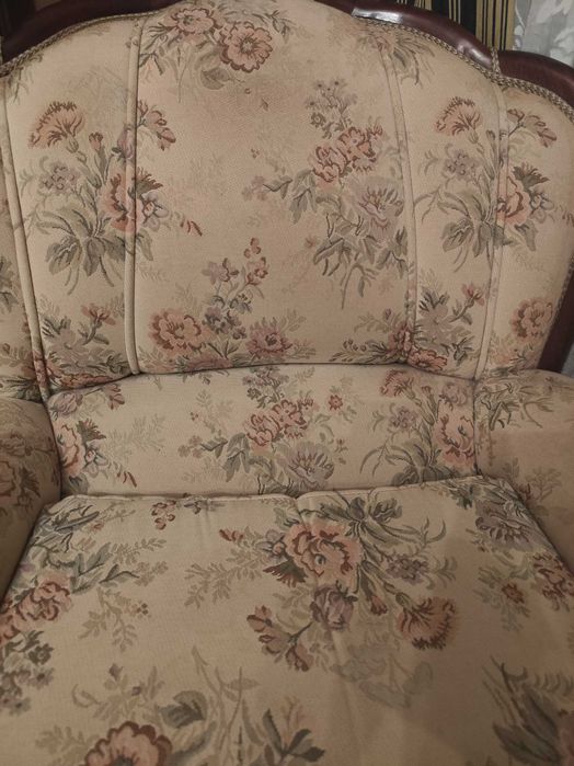 1 sofá e 2 poltronas