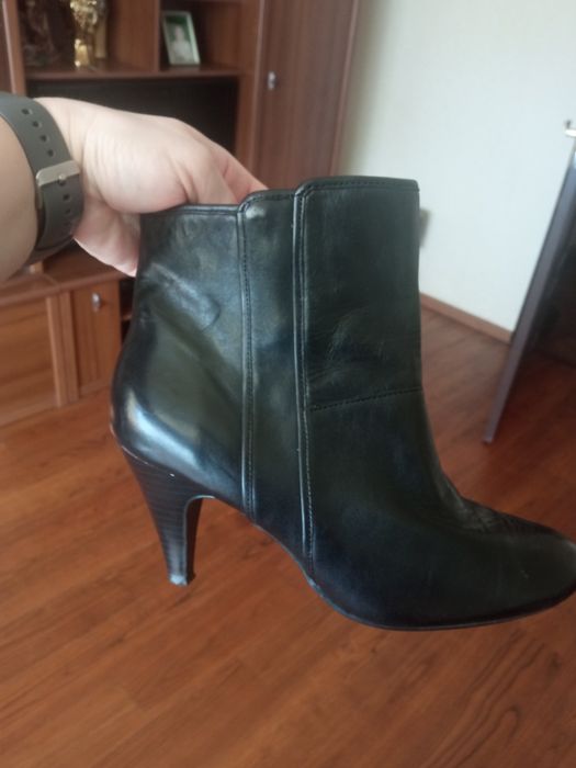 Продам осінні ботіночки